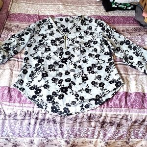 Zipper-up long sleeve blouse